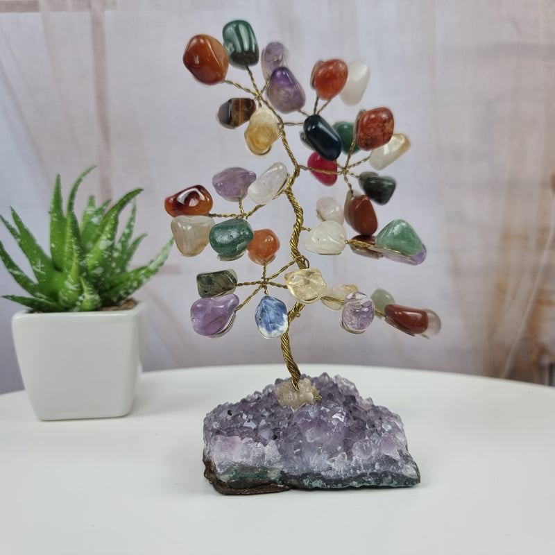 Árvore 7 Chakras pedras preciosas 7 galhos 42 Pedras Base Ametista Qualy A - 200 g