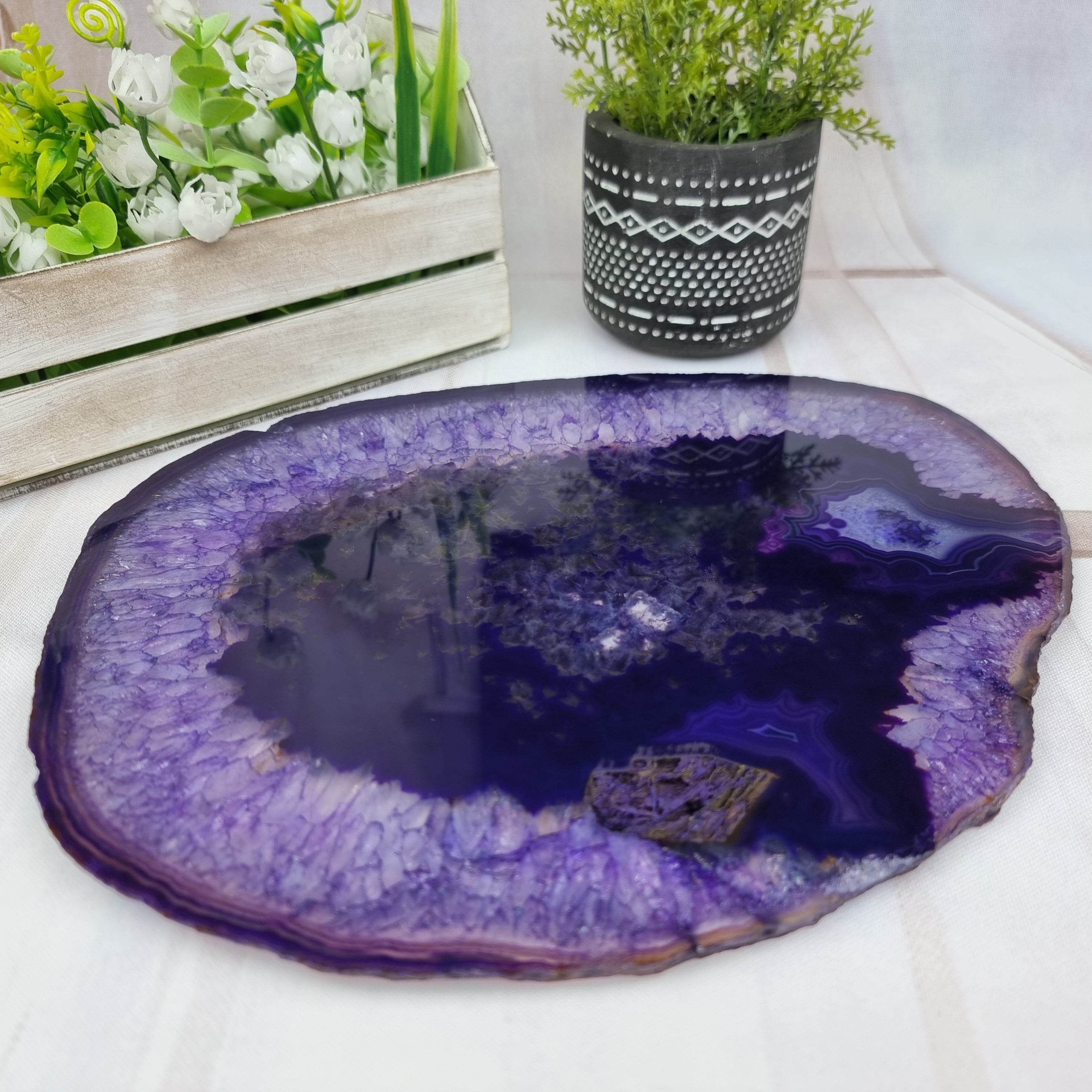 Natural Agate Trays with Special colors and bands 28 to 33 cm weighing 2.5 kg