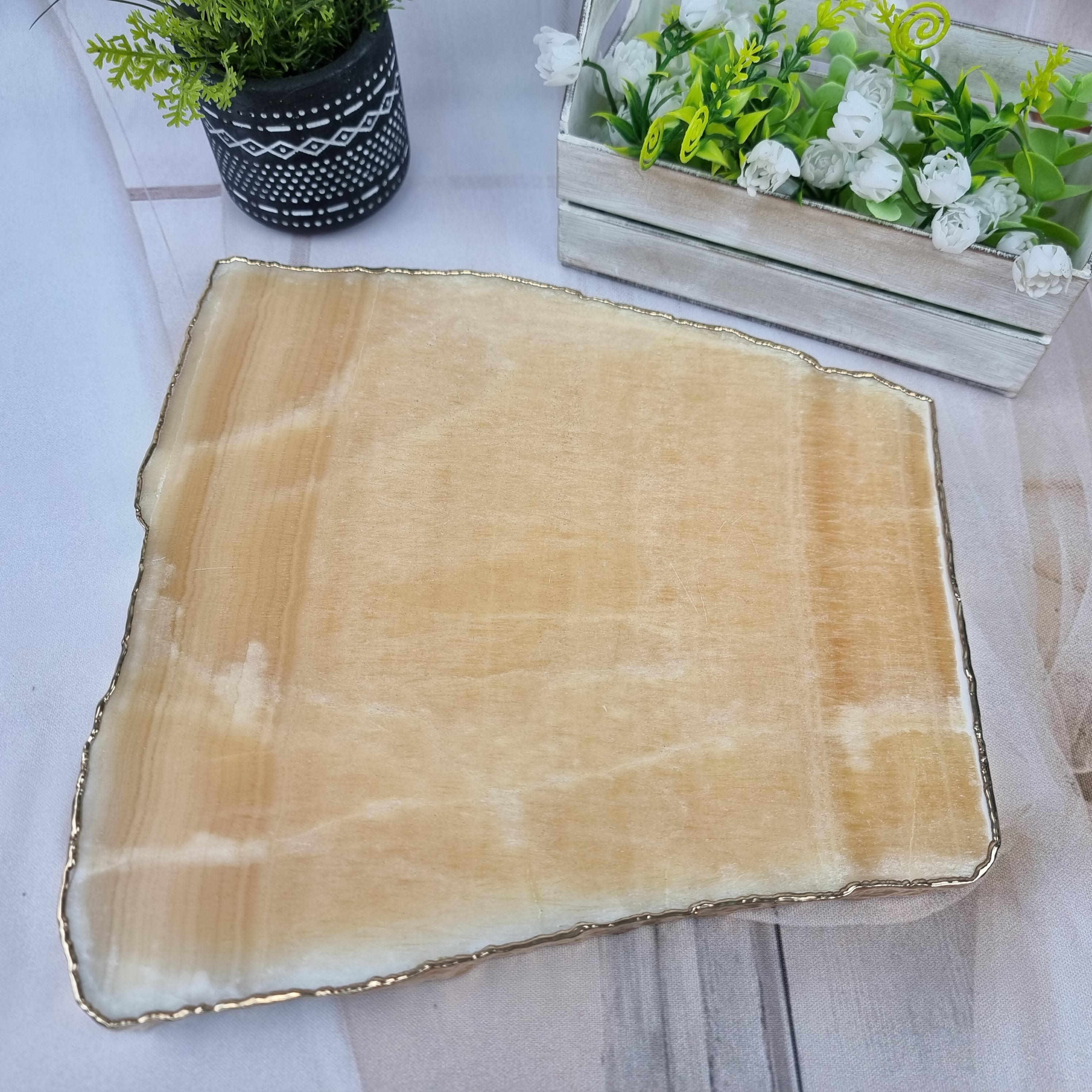 Bandejas de Quartzo com BORDAS DOURADAS tamanho 30 a 35 cm e peso de 3 kgs